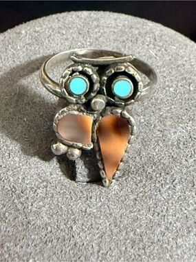 925, Vintage Hand, Signed Native Zuni Sterling Owl Ring with Turquoise